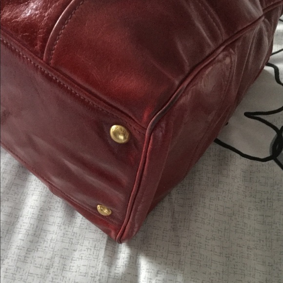 Prada Vitello Shine Tote - Picture 4 of 6